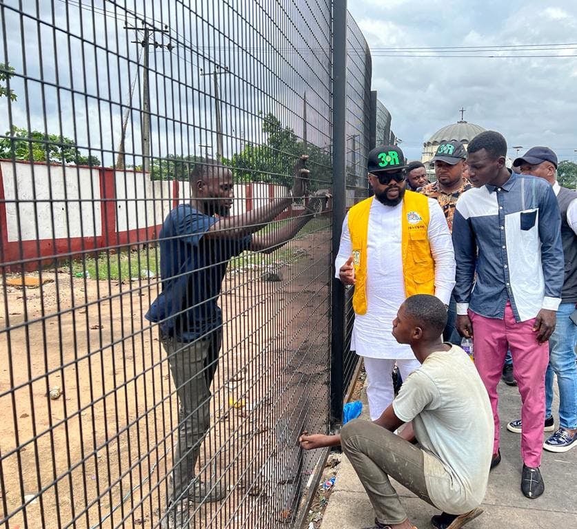 OCDA INTENSIFIES CONSTRUCTION OF WIRE MESH IN STRATEGIC PARTS OF IMO STATE CAPITAL.