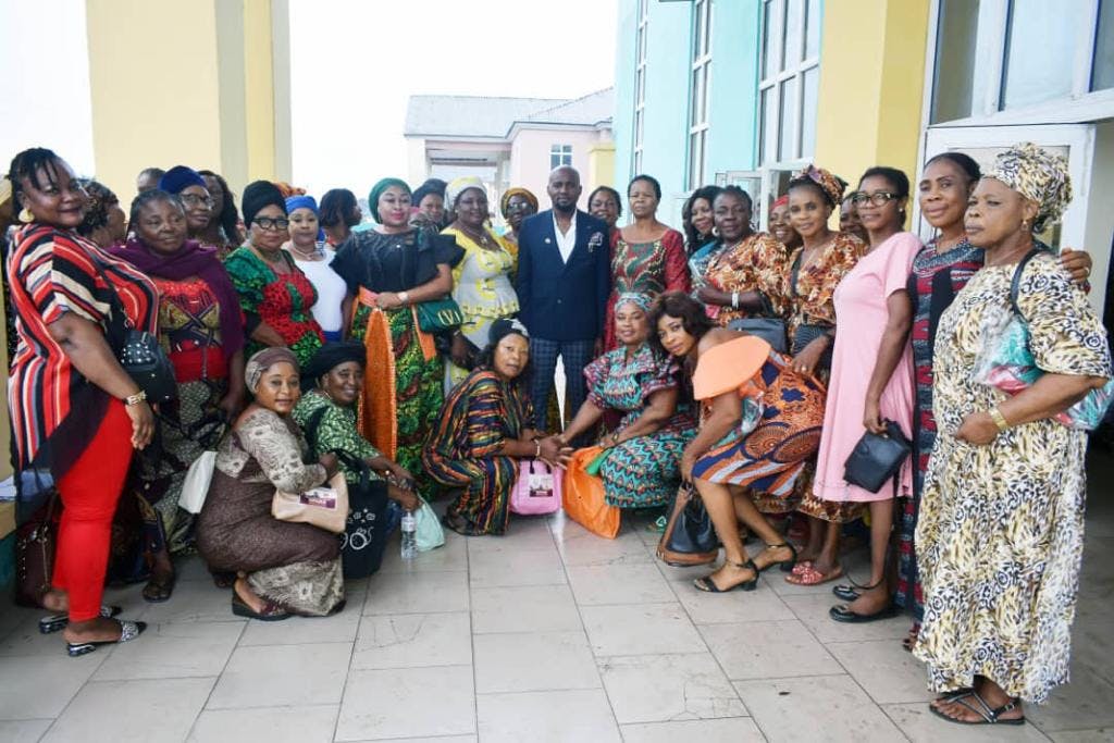 Mbaitoli APC women leaders visits Agogbuo,reaffirms commitment to Party's victory during general elections 